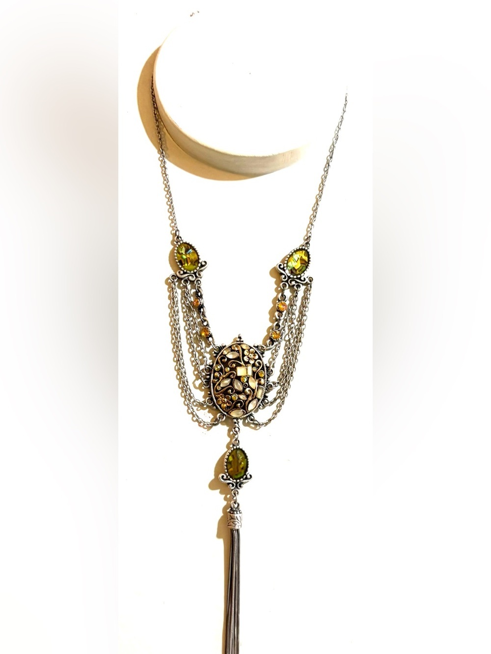 Vintage Silver-Tone Necklace with Yellow-Green Stones